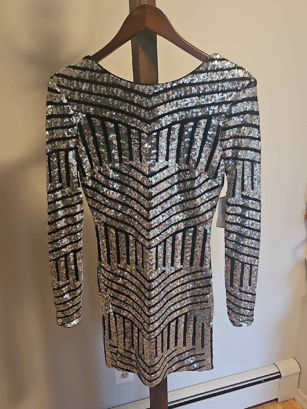 Dress the Population Silver and Black Sequin Long-Sleeve Bodycon Dress